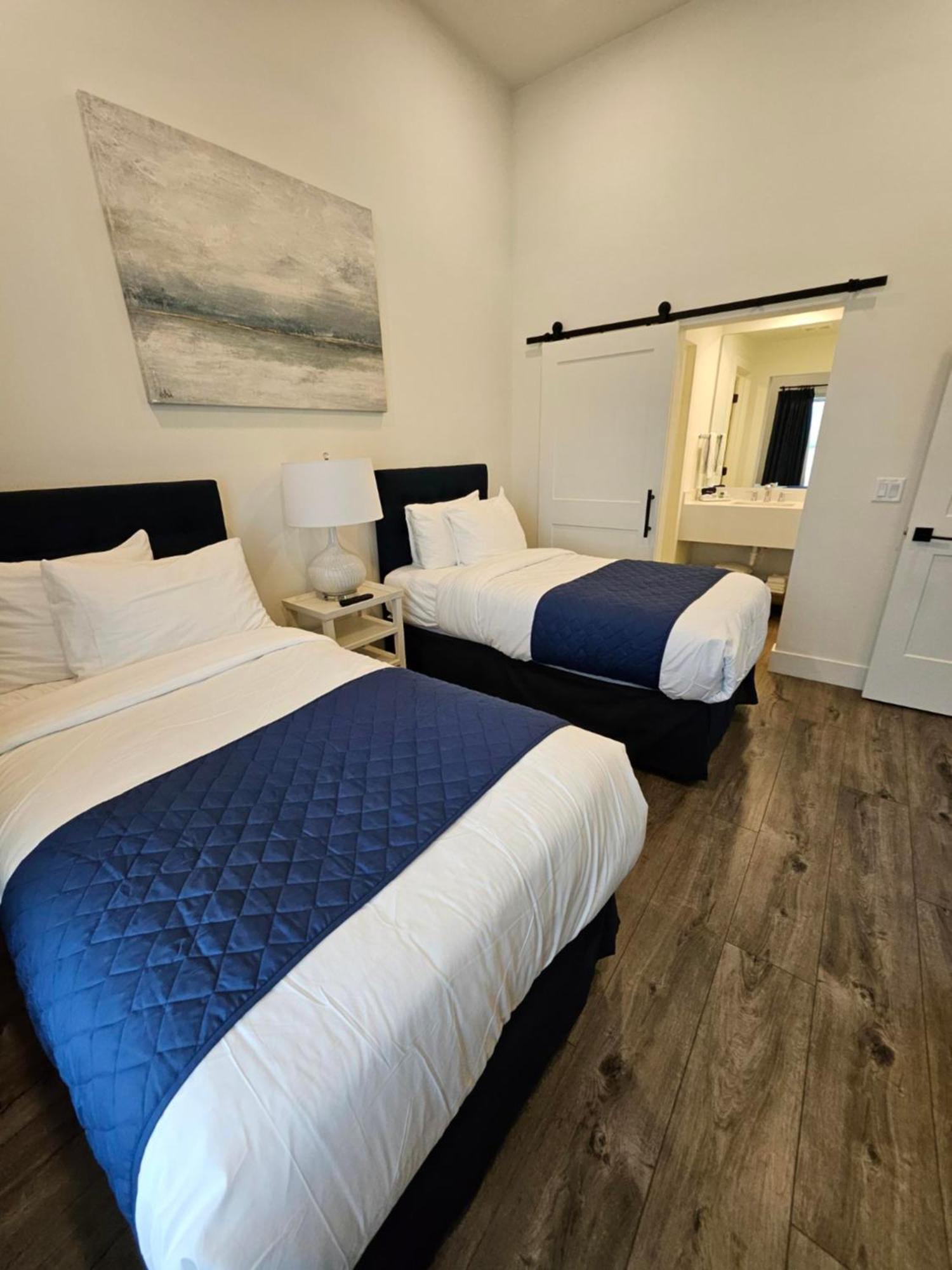 The Suites At Fishermen'S Village - 2 Bedroom Suites プンタ・ゴーダ エクステリア 写真